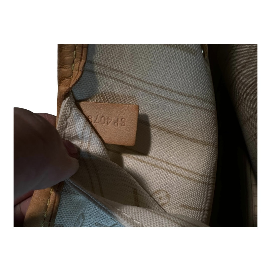 Louis Vuitton Neverfull MM Damier Azur – Pre-Loved, Very Good Condition