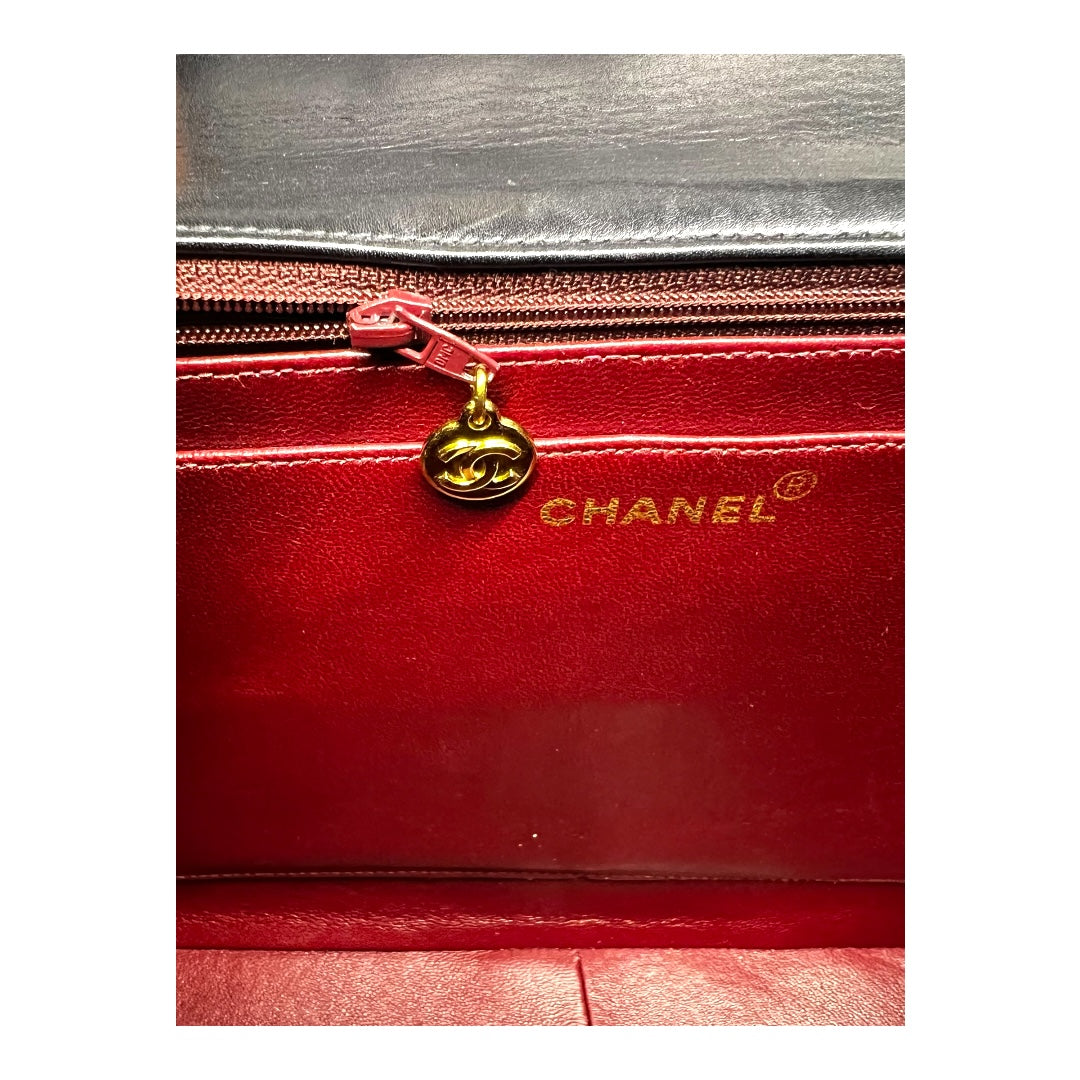 Chanel Vintage Jumbo Maxi Flap Lambskin Black with gold hardware